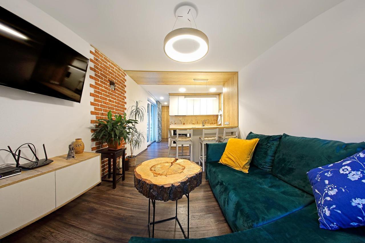 Zuzo Flat Stare Koliesko 96 Apartman Deménvölgy Kültér fotó
